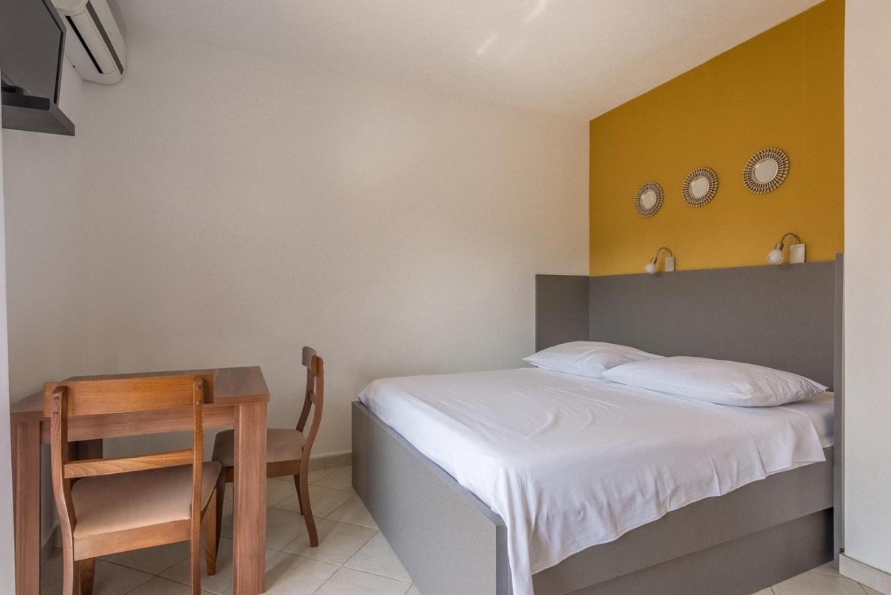 Apartments Ivana-Mira Okrug Gornji Eksteriør billede